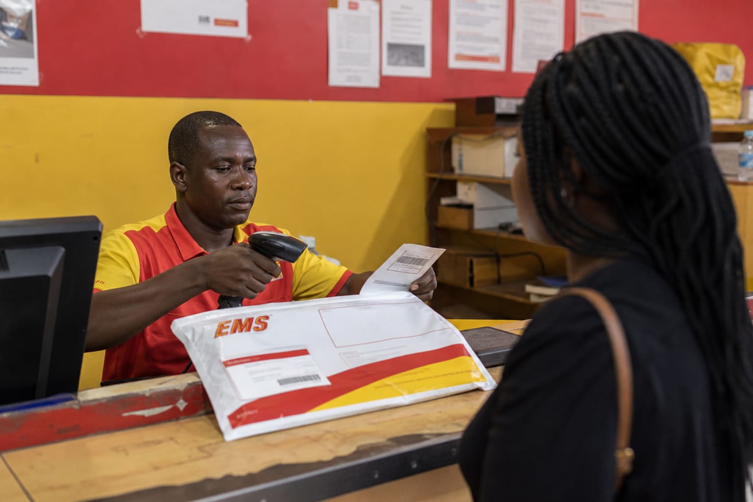 How to Trace a Ghana Post / EMS Parcel