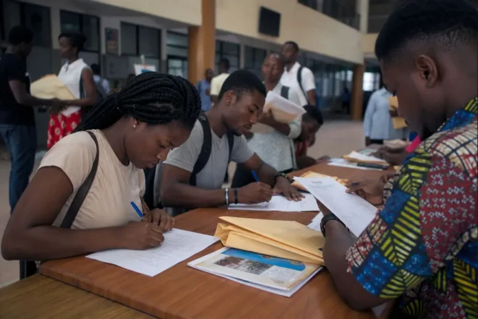 How to Apply to University in Ghana: Admissions Overview How to Apply to University in Ghana: Admissions Overview
