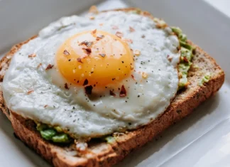 Eggs in Everyday Meals: Simple Nutrition Basics Eggs in Everyday Meals: Simple Nutrition Basics