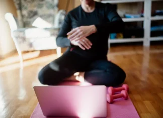 A Simple Stretch Routine Before Bed A Simple Stretch Routine Before Bed