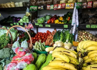 Vitamins vs Whole Foods: What Matters More? Vitamins vs Whole Foods: What Matters More?